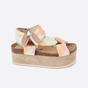 NEW Intentionally Blank Zona Platform Rule Breaker Remix Sandal Taupe Pastel